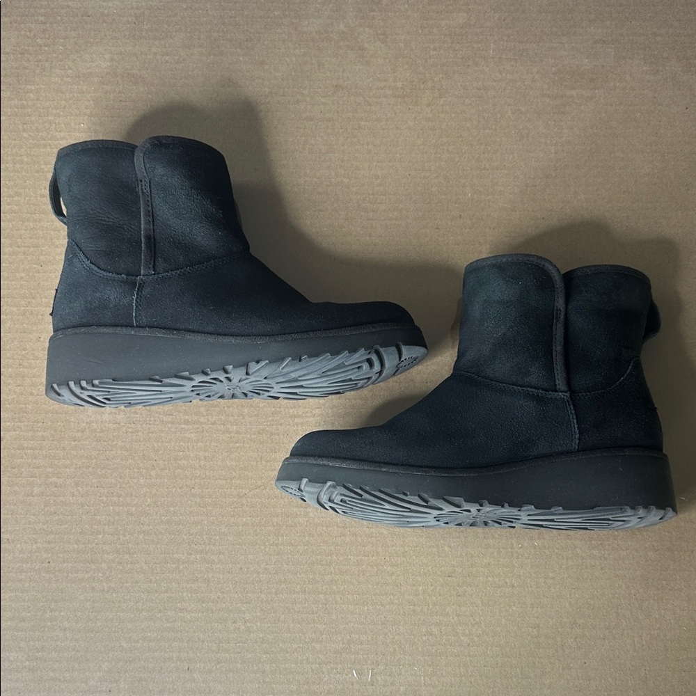 UGG Kristine Boot size 6.5 - Picture 3 of 11